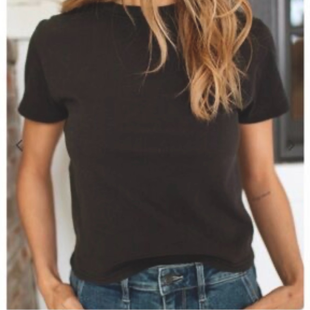 Carly Jean Grey T Shirt size medium